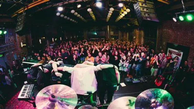 byron • Aniversare 19 ani